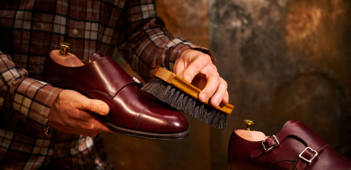How to choose the right doorstep shoe cleaning service for your specific needs in Delhi NCR
